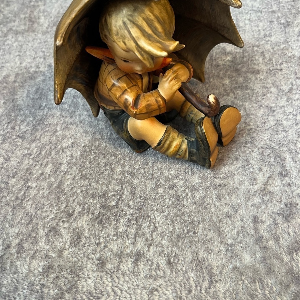 Hummel Boy with Umbrella. - Picture 10 of 10